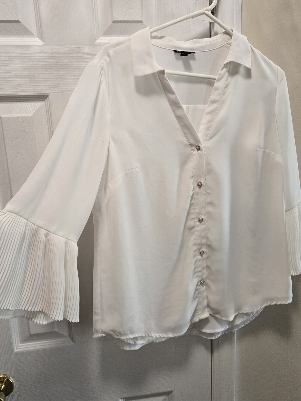 Roz & Ali - Women's Med white blouse w/bell sleeves